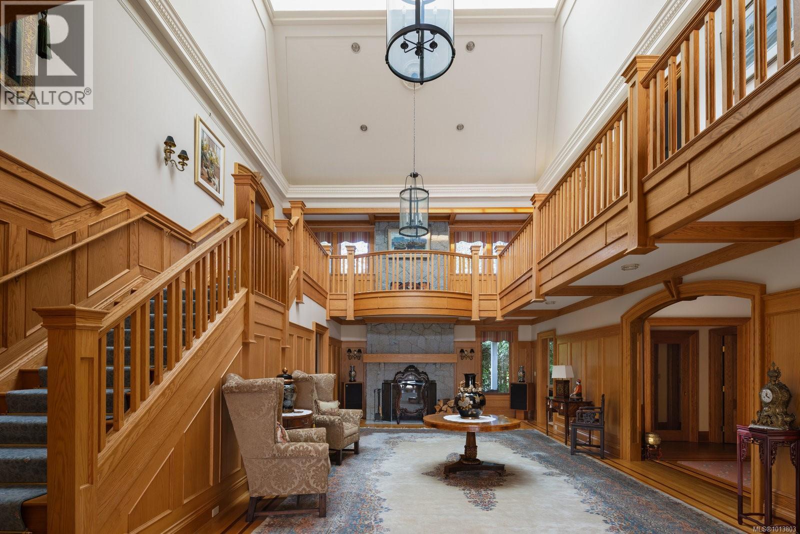  1580 Beach Drive, Oak Bay