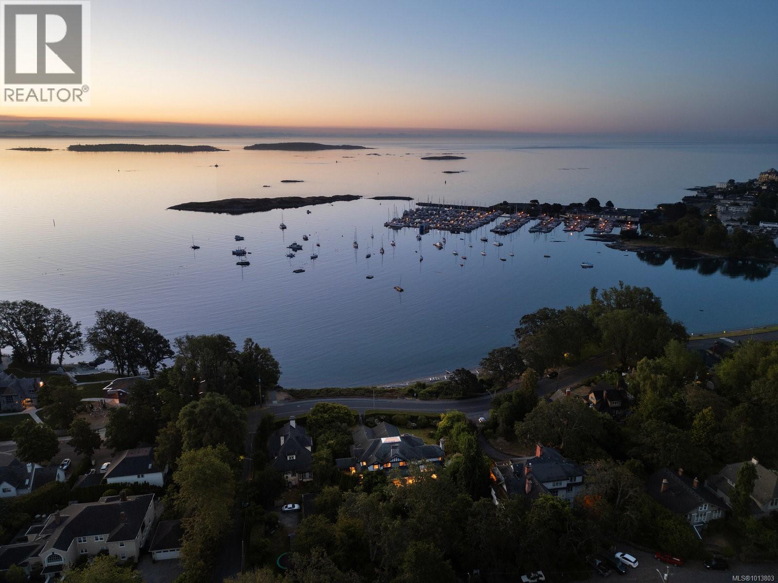  1580 Beach Drive, Oak Bay