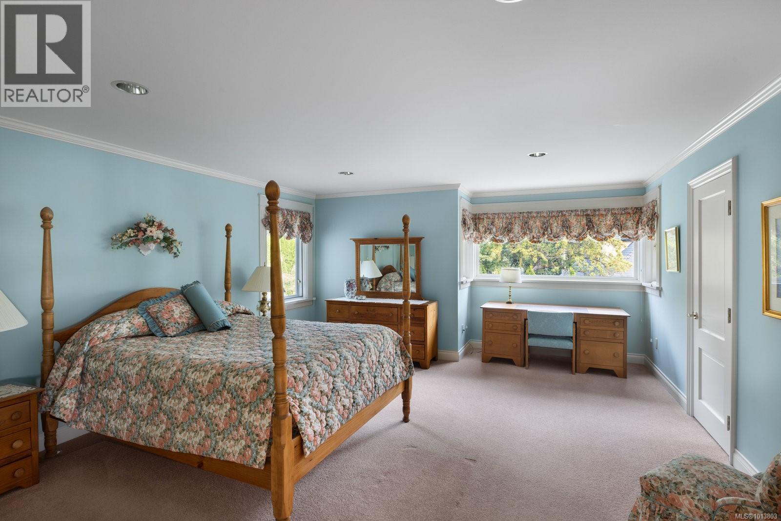  1580 Beach Drive, Oak Bay