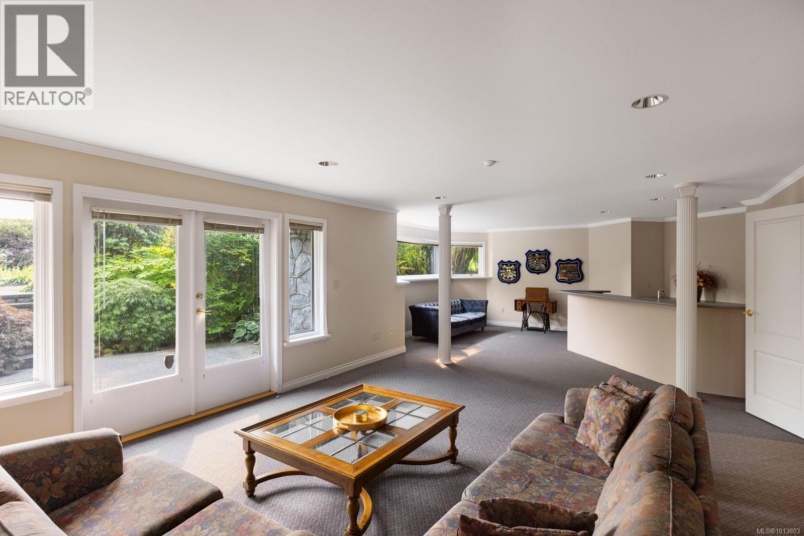  1580 Beach Drive, Oak Bay