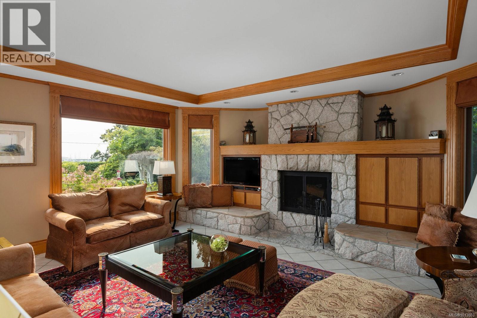  1580 Beach Drive, Oak Bay