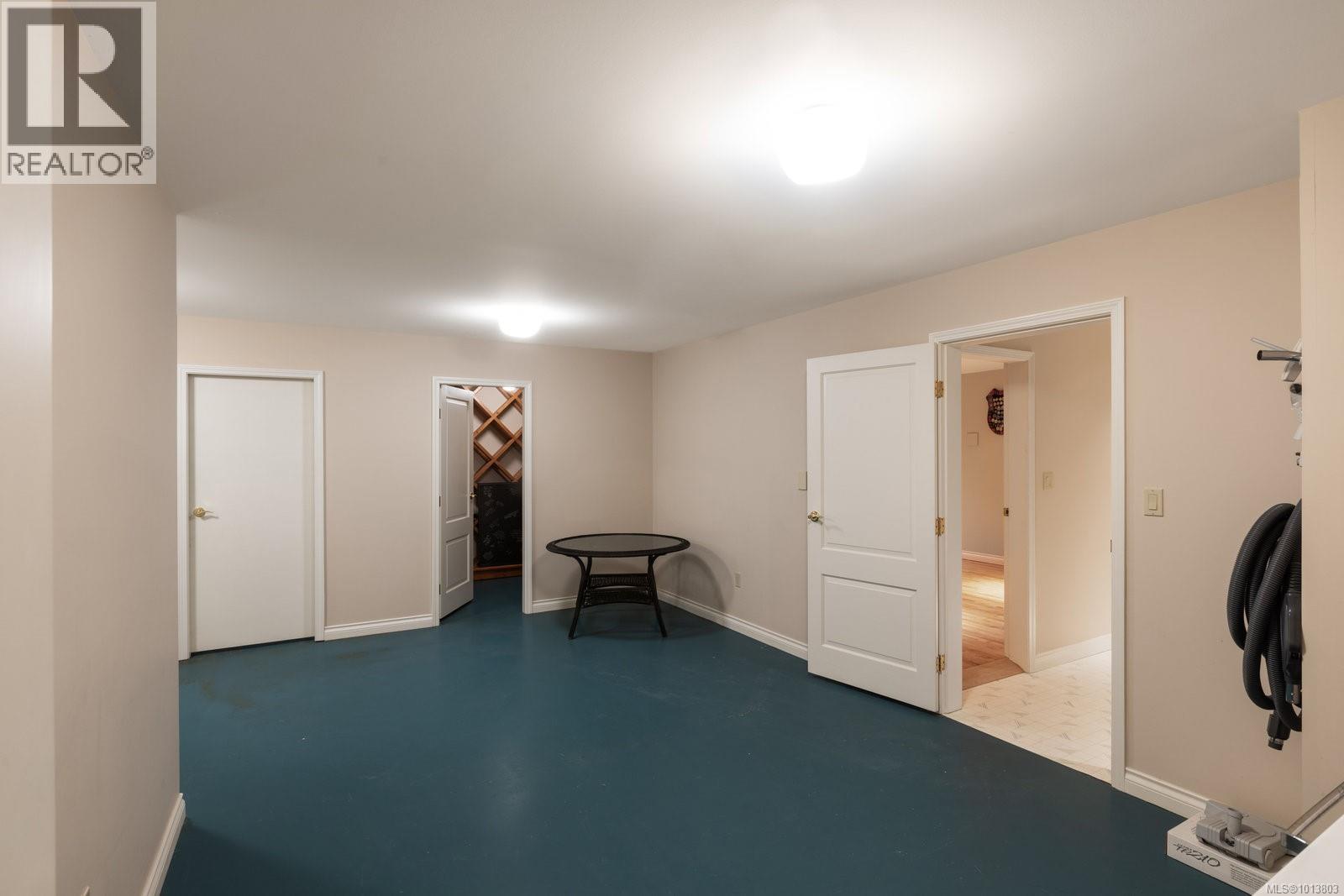  1580 Beach Drive, Oak Bay