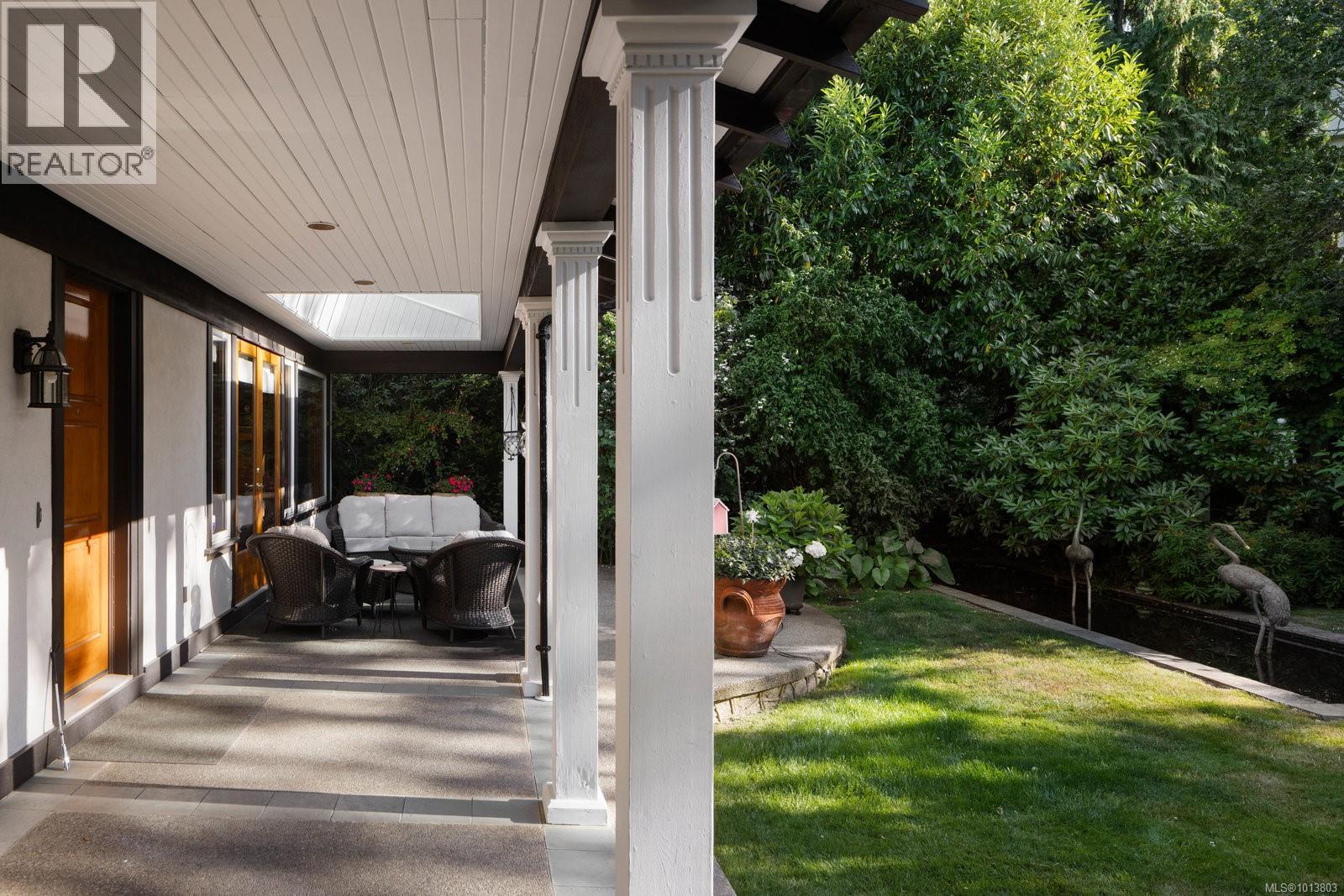  1580 Beach Drive, Oak Bay