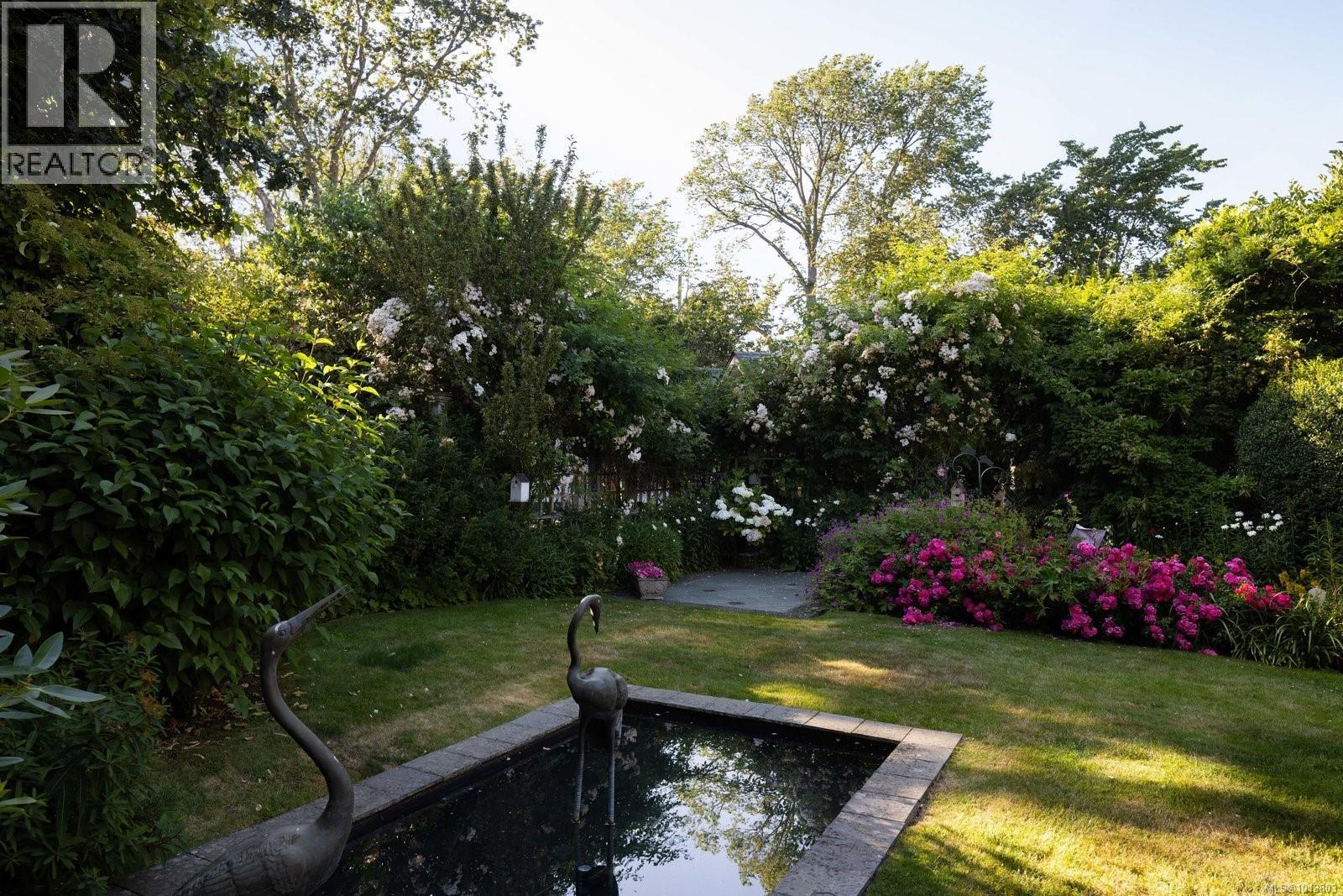  1580 Beach Drive, Oak Bay