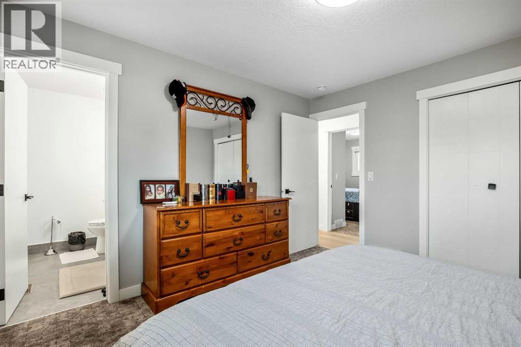 Single Family House 4 Level for Sale in  Pinemill Way NE Pineridge Calgary 