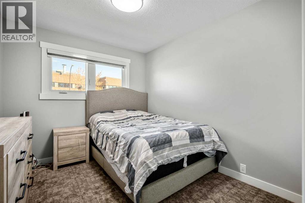 Single Family House 4 Level for Sale in  Pinemill Way NE Pineridge Calgary 