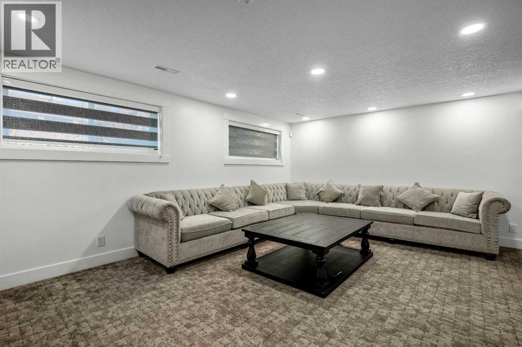 Single Family House 4 Level for Sale in  Pinemill Way NE Pineridge Calgary 