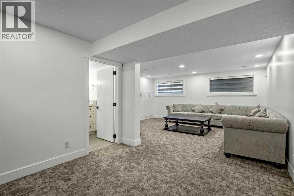 Single Family House 4 Level for Sale in  Pinemill Way NE Pineridge Calgary 