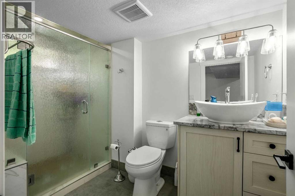 Single Family House 4 Level for Sale in  Pinemill Way NE Pineridge Calgary 