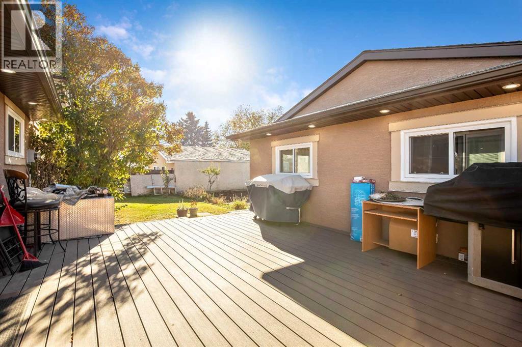 Single Family House 4 Level for Sale in  Pinemill Way NE Pineridge Calgary 