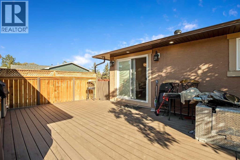 Single Family House 4 Level for Sale in  Pinemill Way NE Pineridge Calgary 