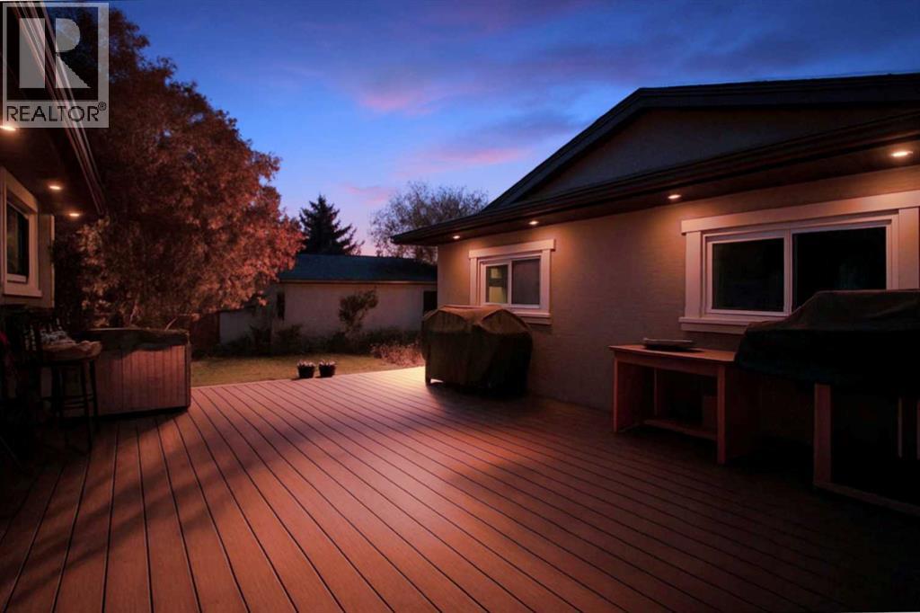 Single Family House 4 Level for Sale in  Pinemill Way NE Pineridge Calgary 