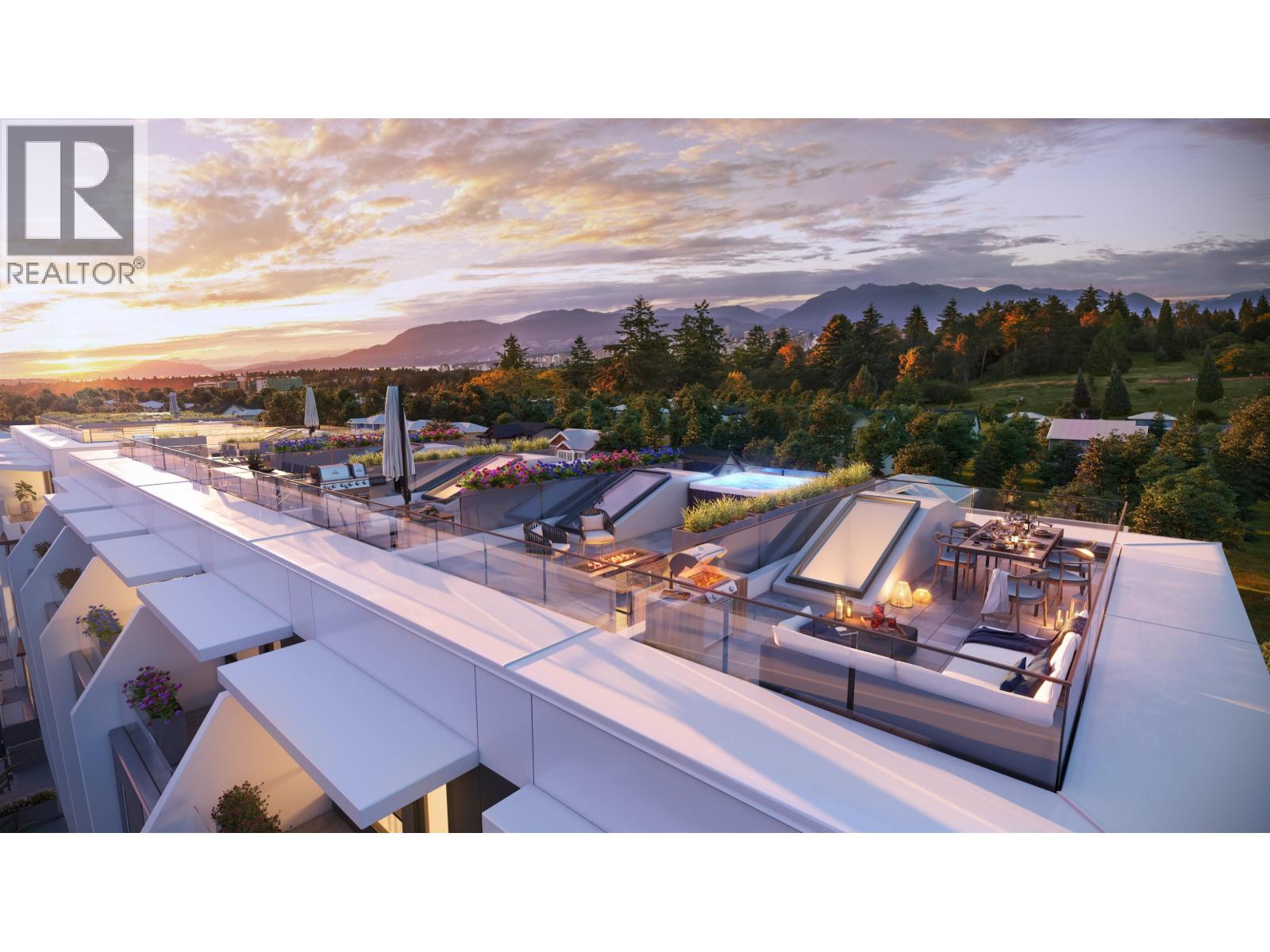 2 128 W WOODSTOCK AVENUE, Vancouver