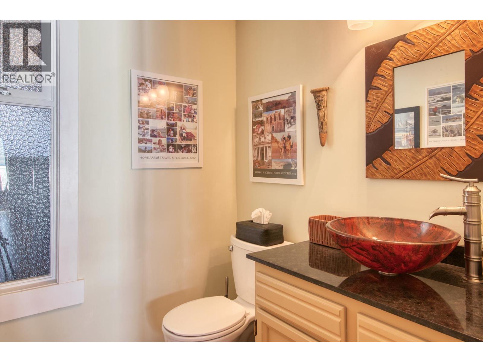 6437 SUNSHINE COAST HIGHWAY, Sechelt