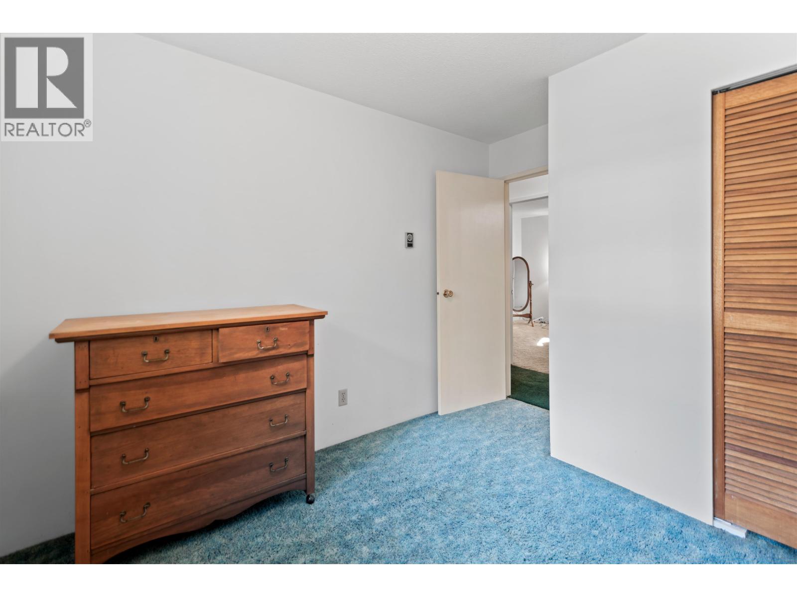 1067 FIRCREST ROAD, Gibsons