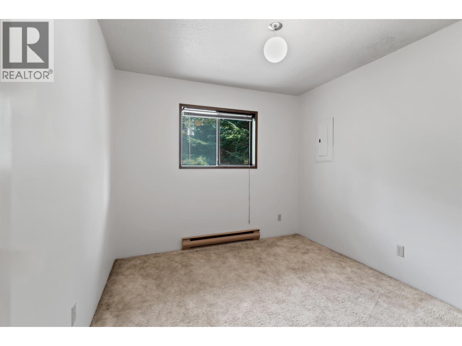 1067 FIRCREST ROAD, Gibsons