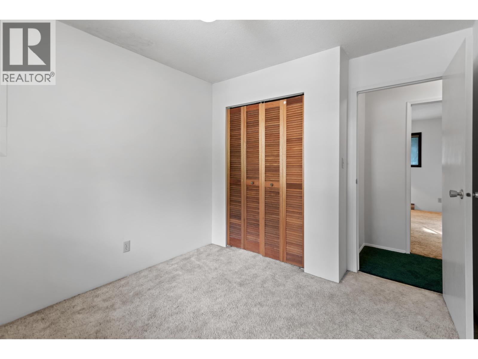 1067 FIRCREST ROAD, Gibsons