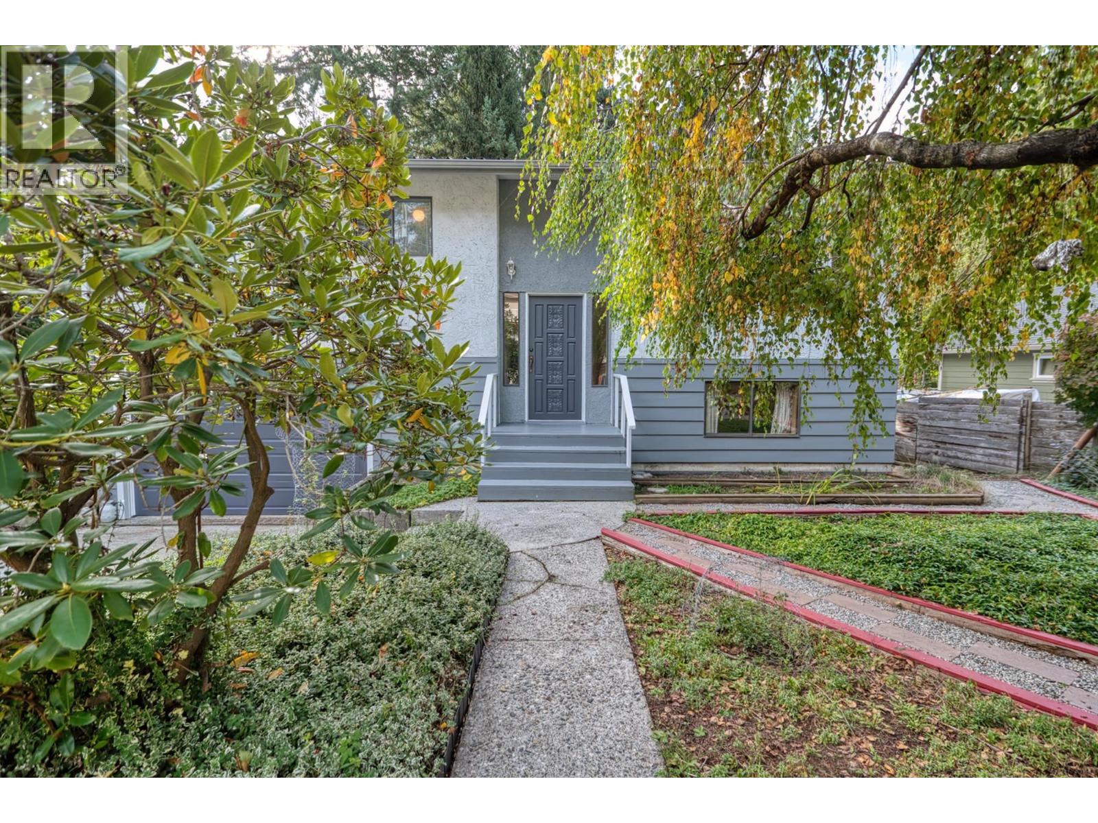 1067 FIRCREST ROAD, Gibsons