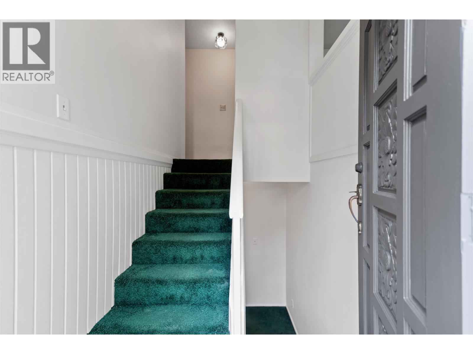 1067 FIRCREST ROAD, Gibsons