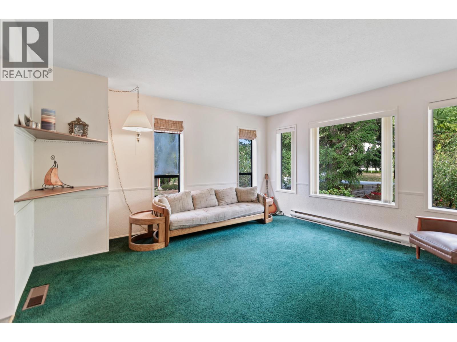 1067 FIRCREST ROAD, Gibsons