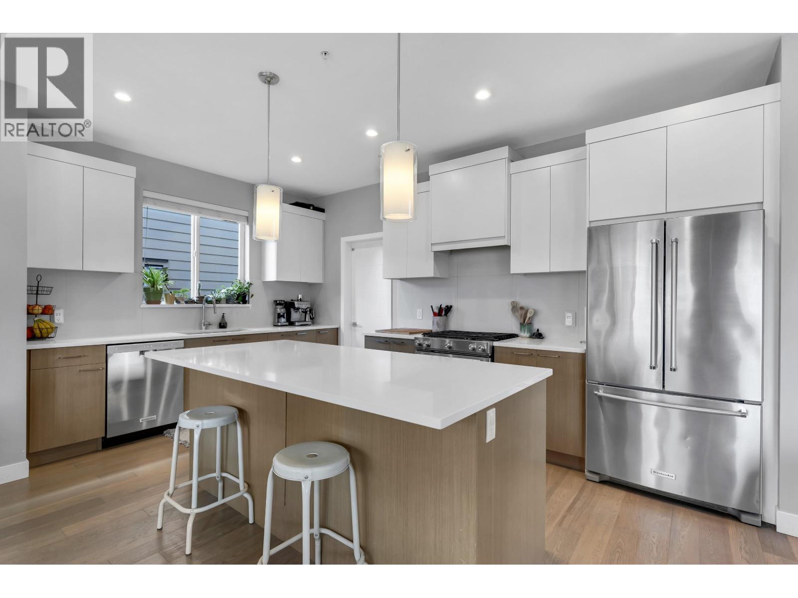 39262 FALCON CRESCENT, Squamish