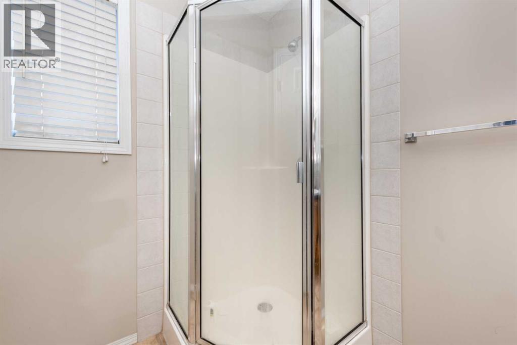 Single Family House for Sale in  TARAWOOD Road NE Taradale Calgary 