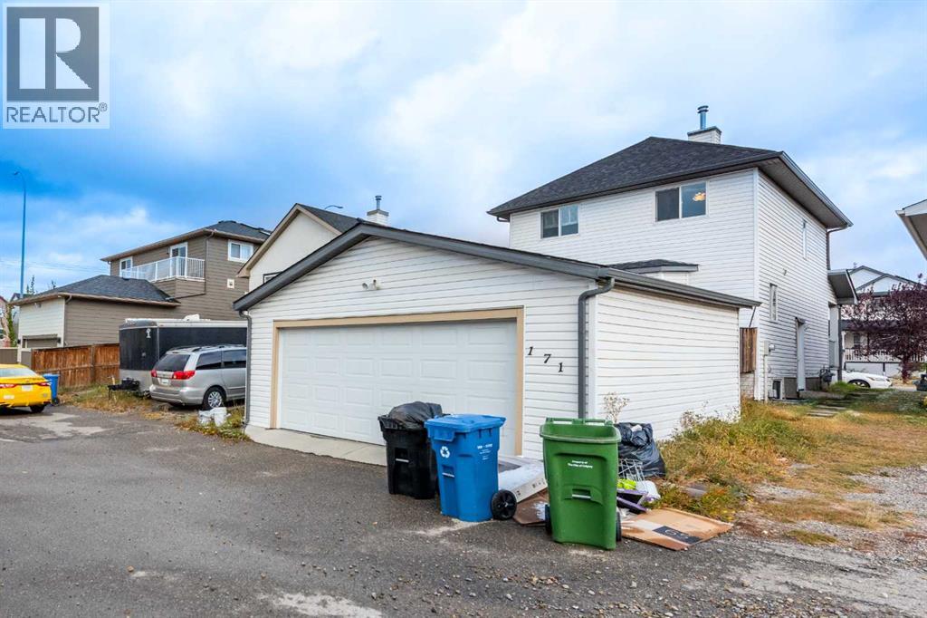 Single Family House for Sale in  TARAWOOD Road NE Taradale Calgary 