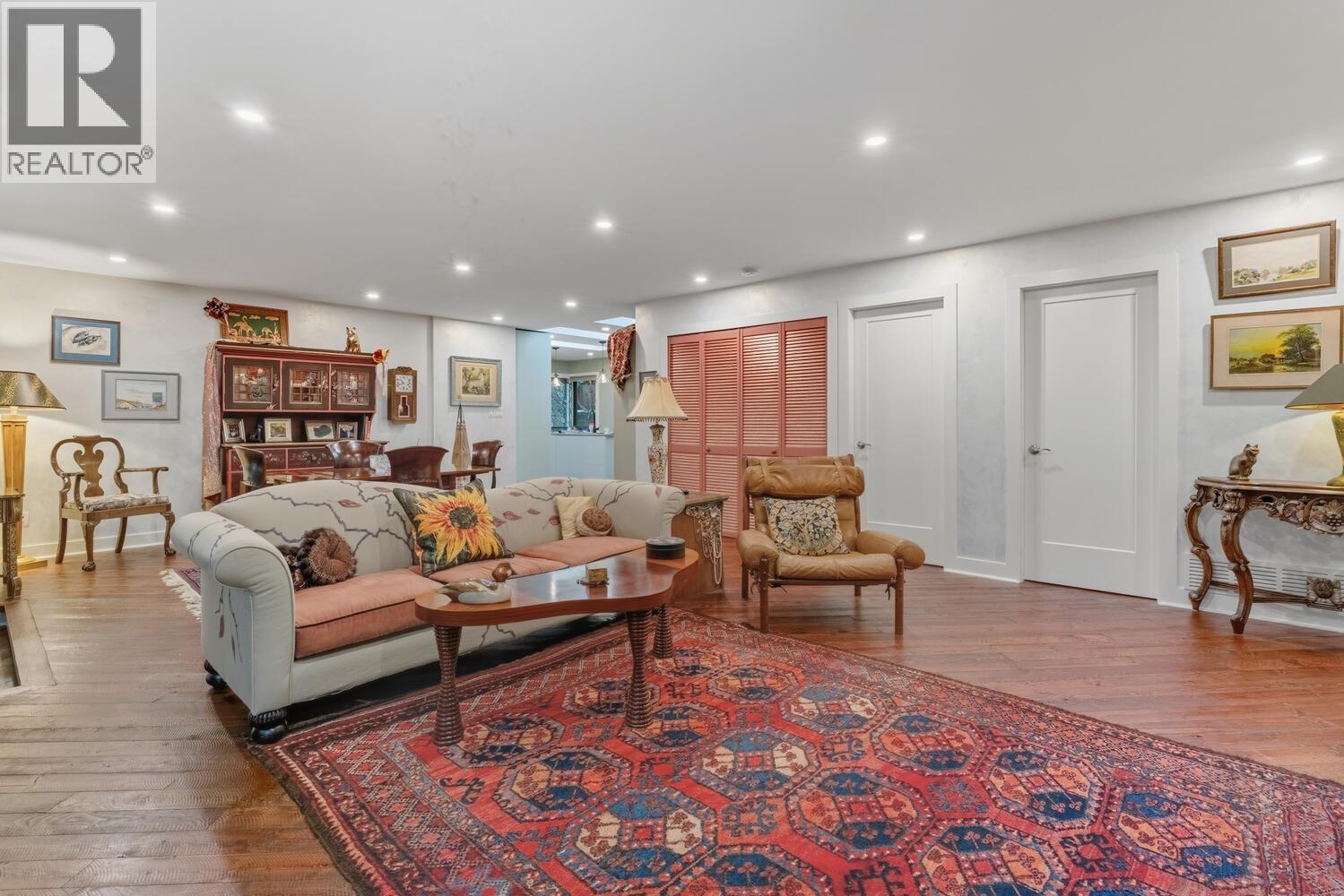 2336 TREETOP LANE, North Vancouver