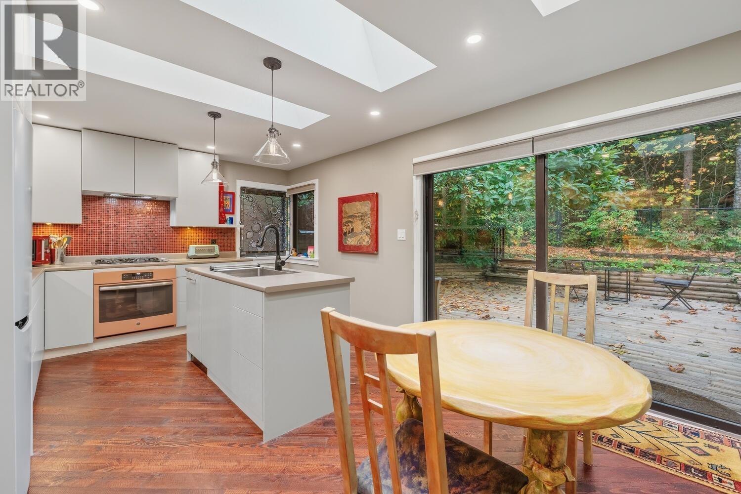 2336 TREETOP LANE, North Vancouver