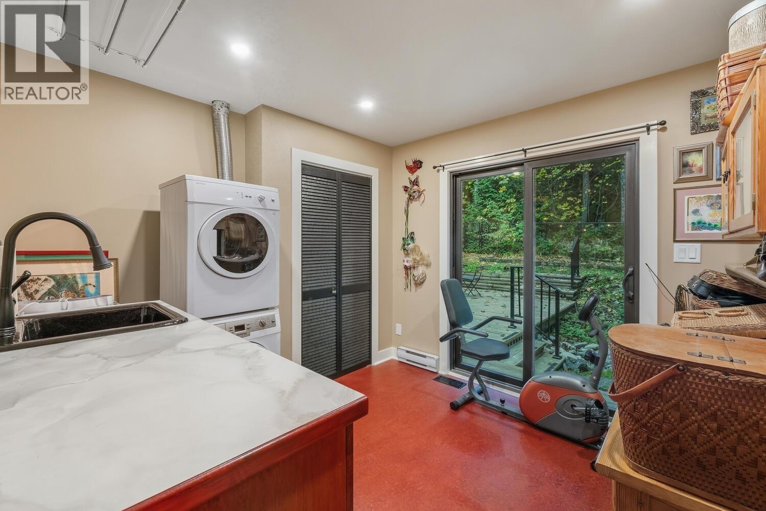 2336 TREETOP LANE, North Vancouver