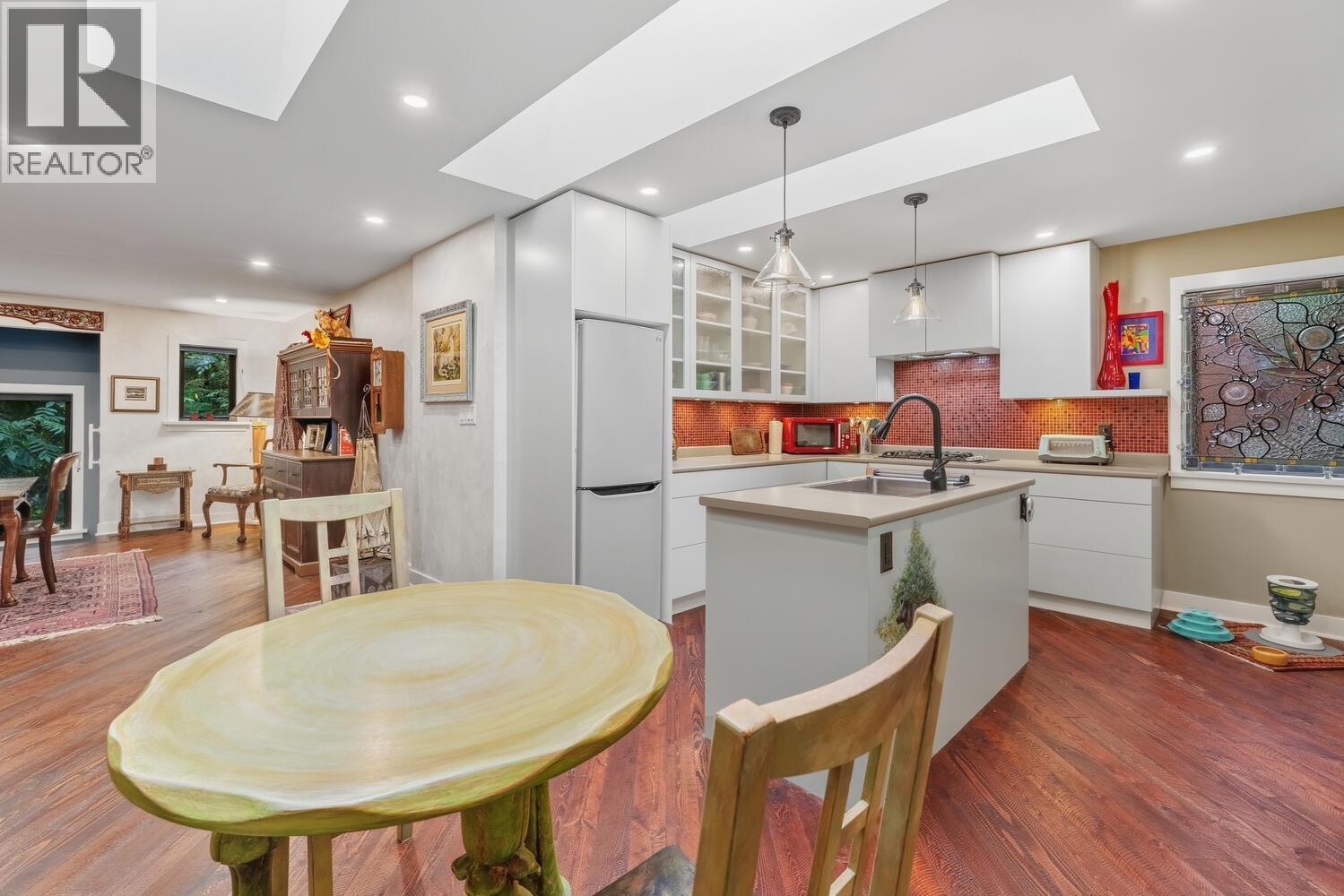 2336 TREETOP LANE, North Vancouver