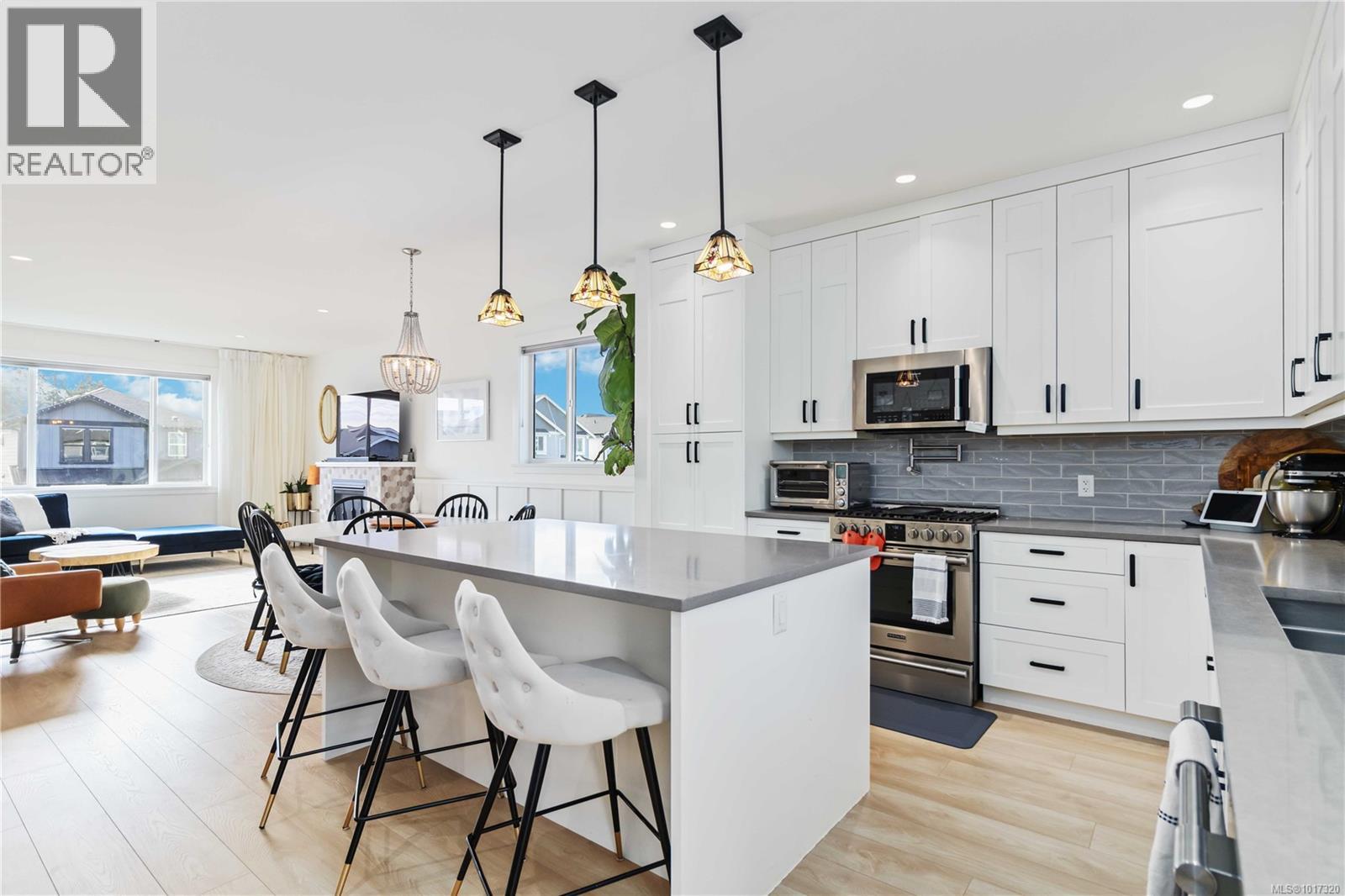  6554 Noblewood Place, Sooke