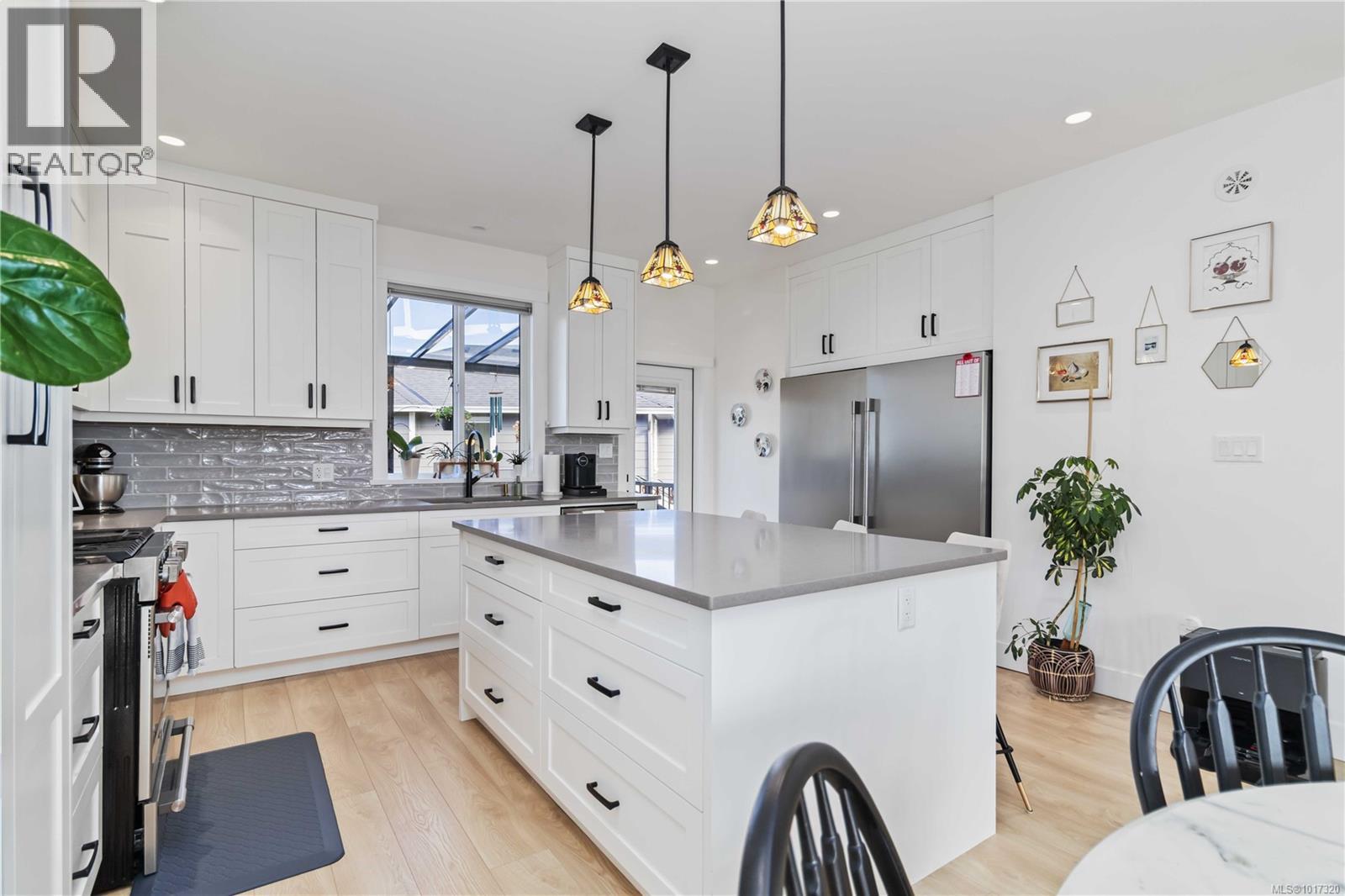  6554 Noblewood Place, Sooke