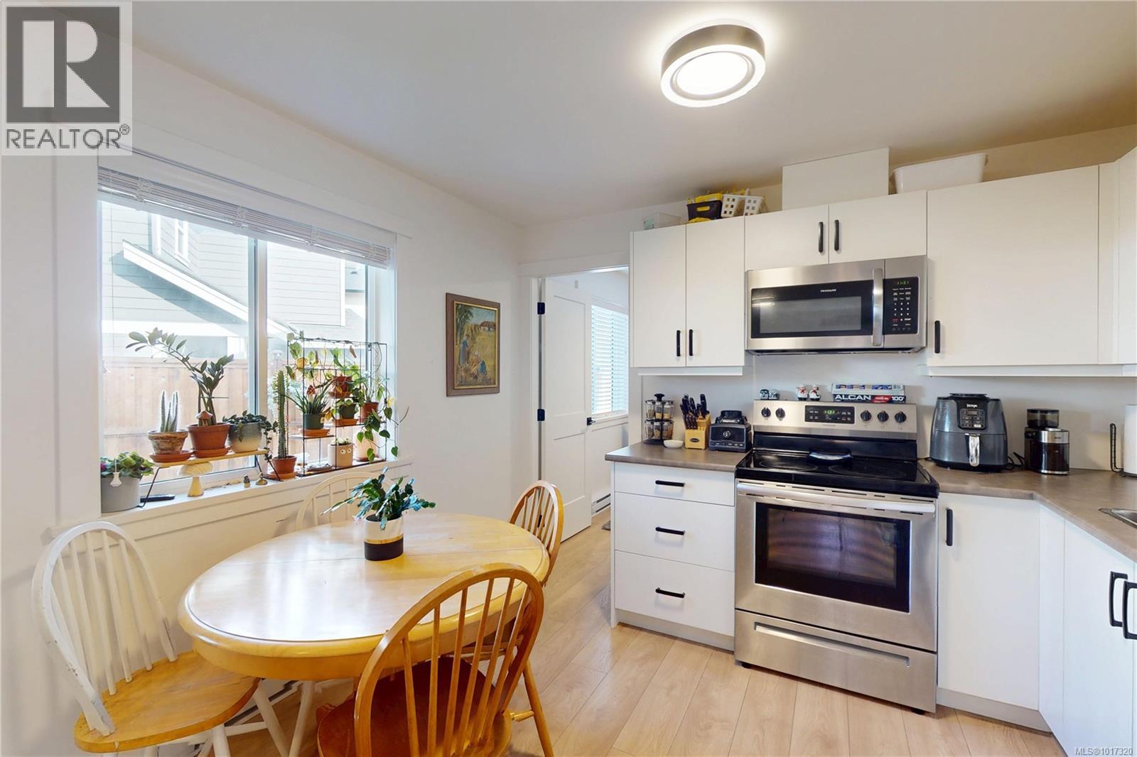  6554 Noblewood Place, Sooke
