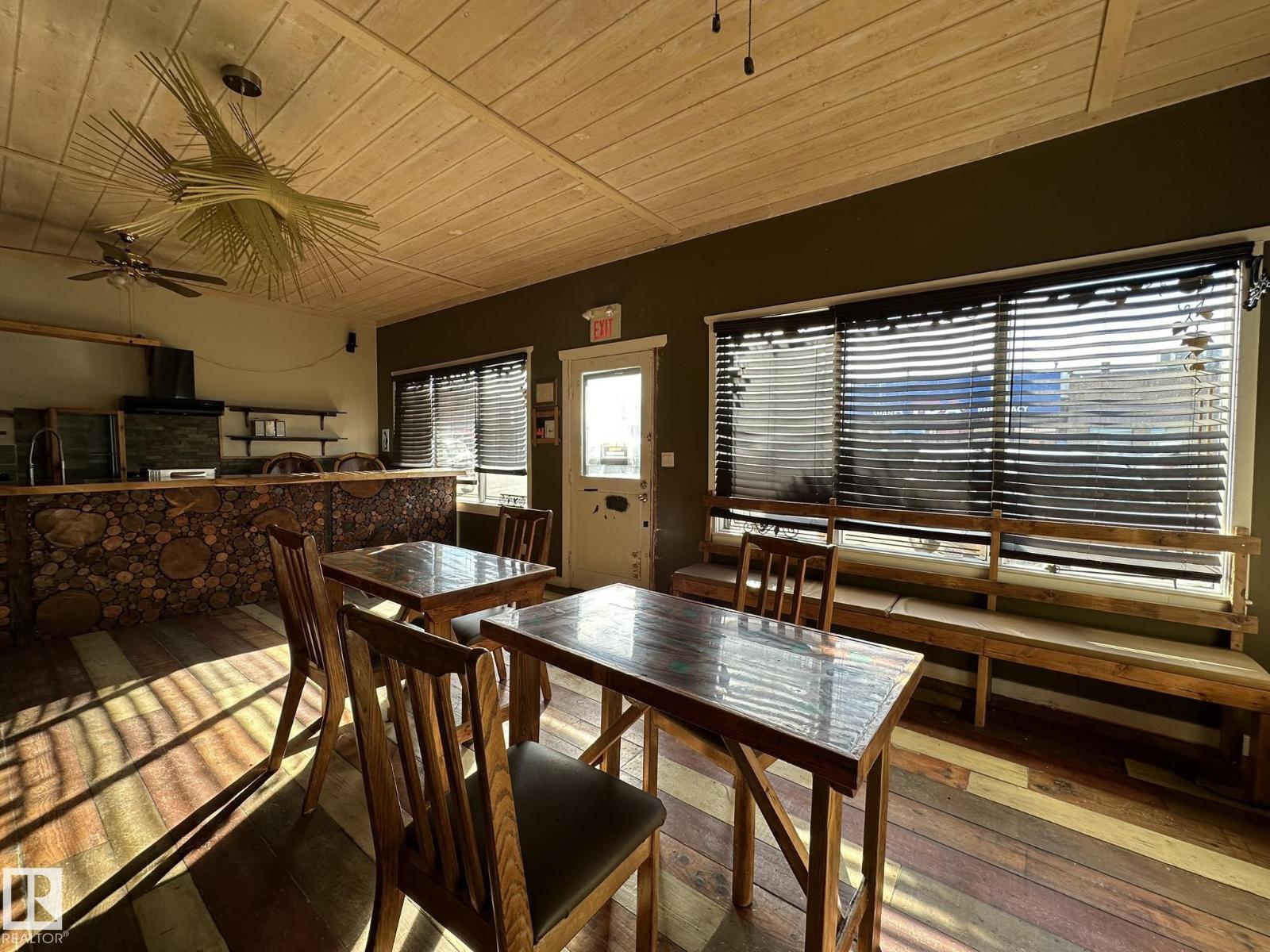 38 Wheatland AV - 9