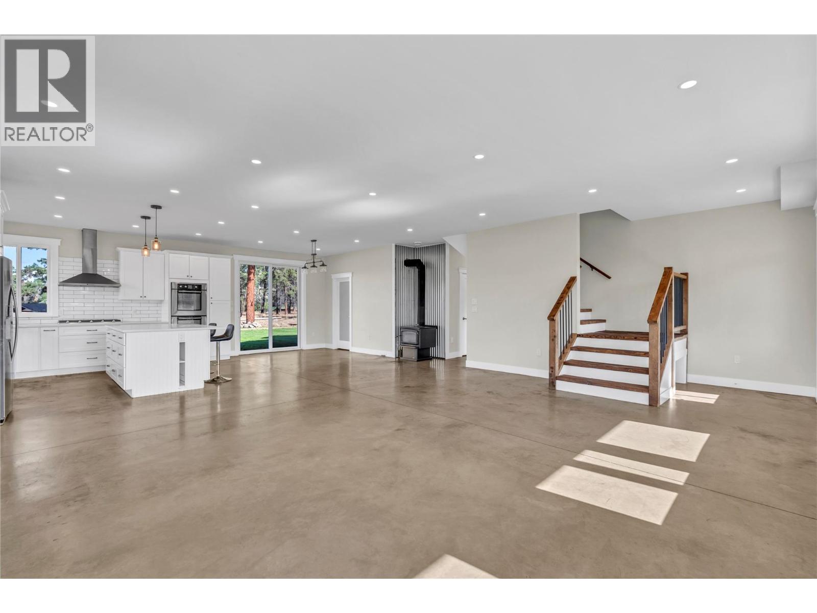 422 HUEY Road, Princeton