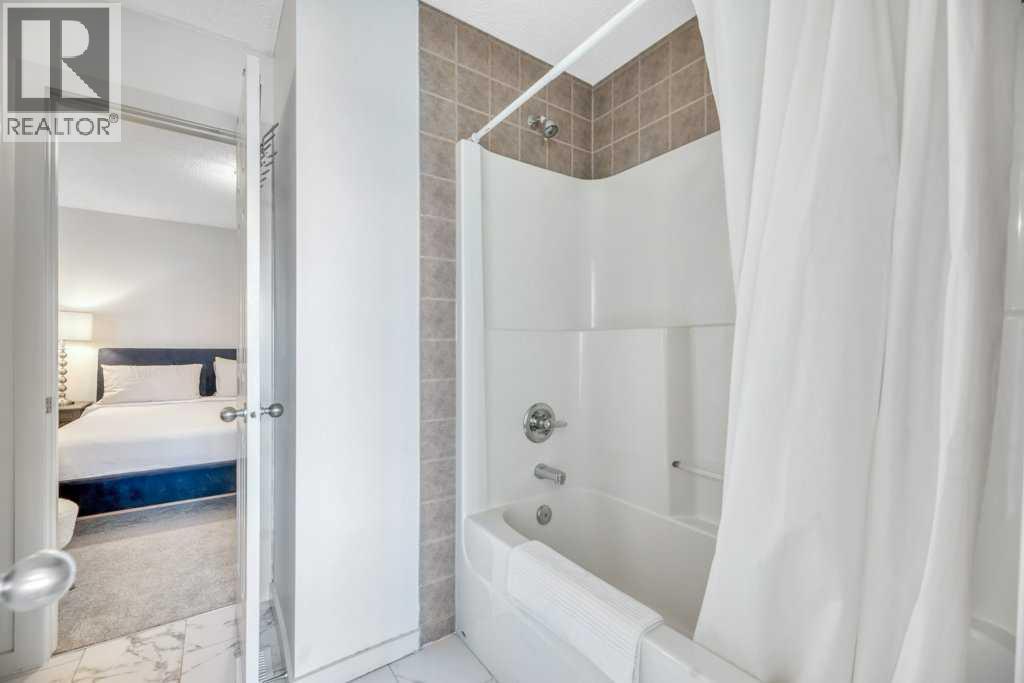 Single Family House for Sale in  St Moritz Drive SW Springbank Hill Calgary 
