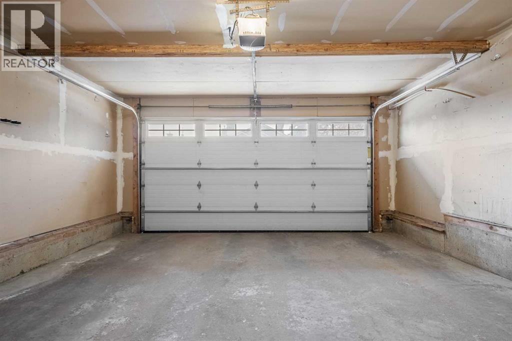 Single Family House for Sale in  Springbank Way SW Springbank Hill Calgary 