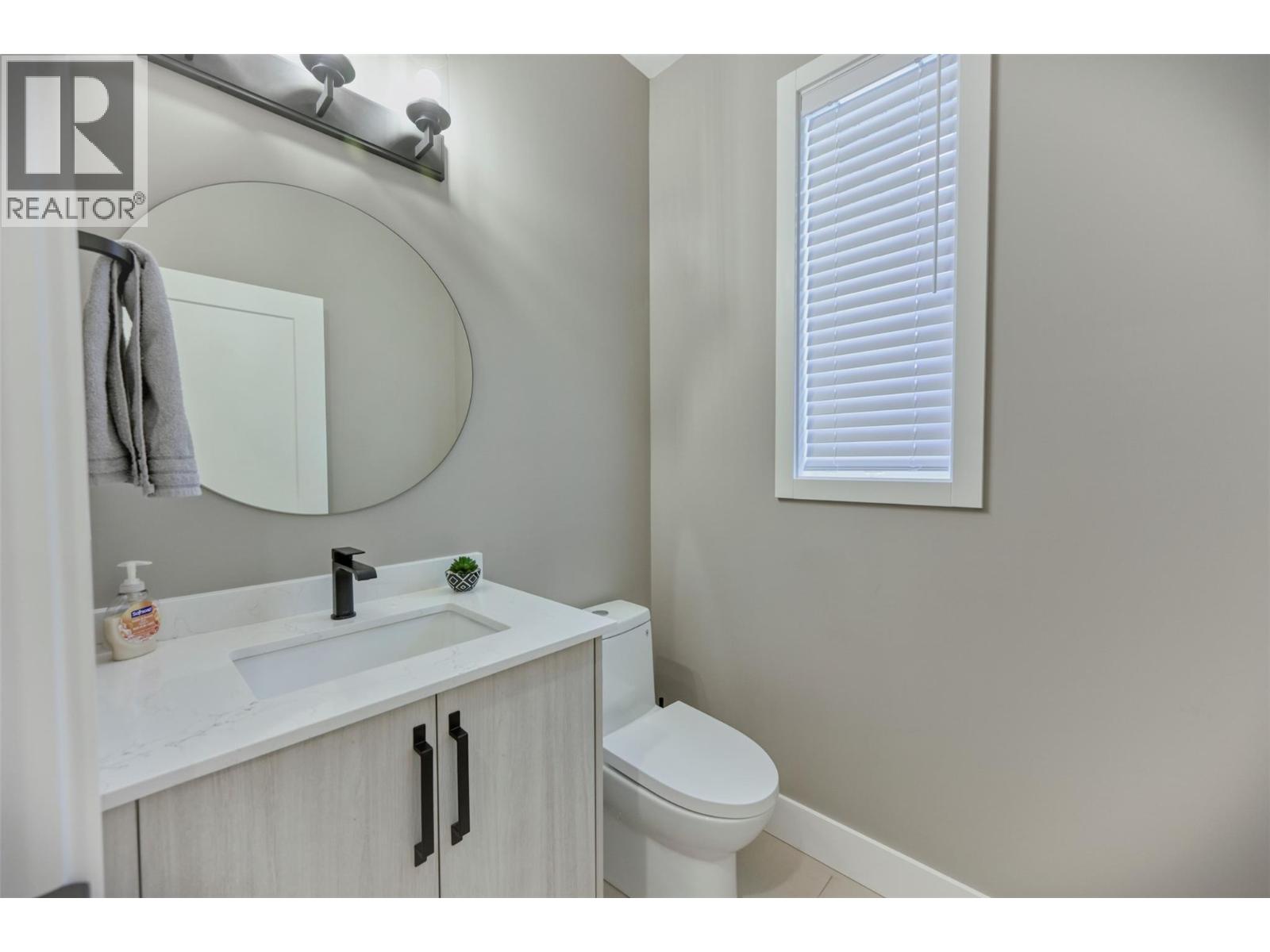 8000 VEDETTE Drive Unit# 5, Osoyoos