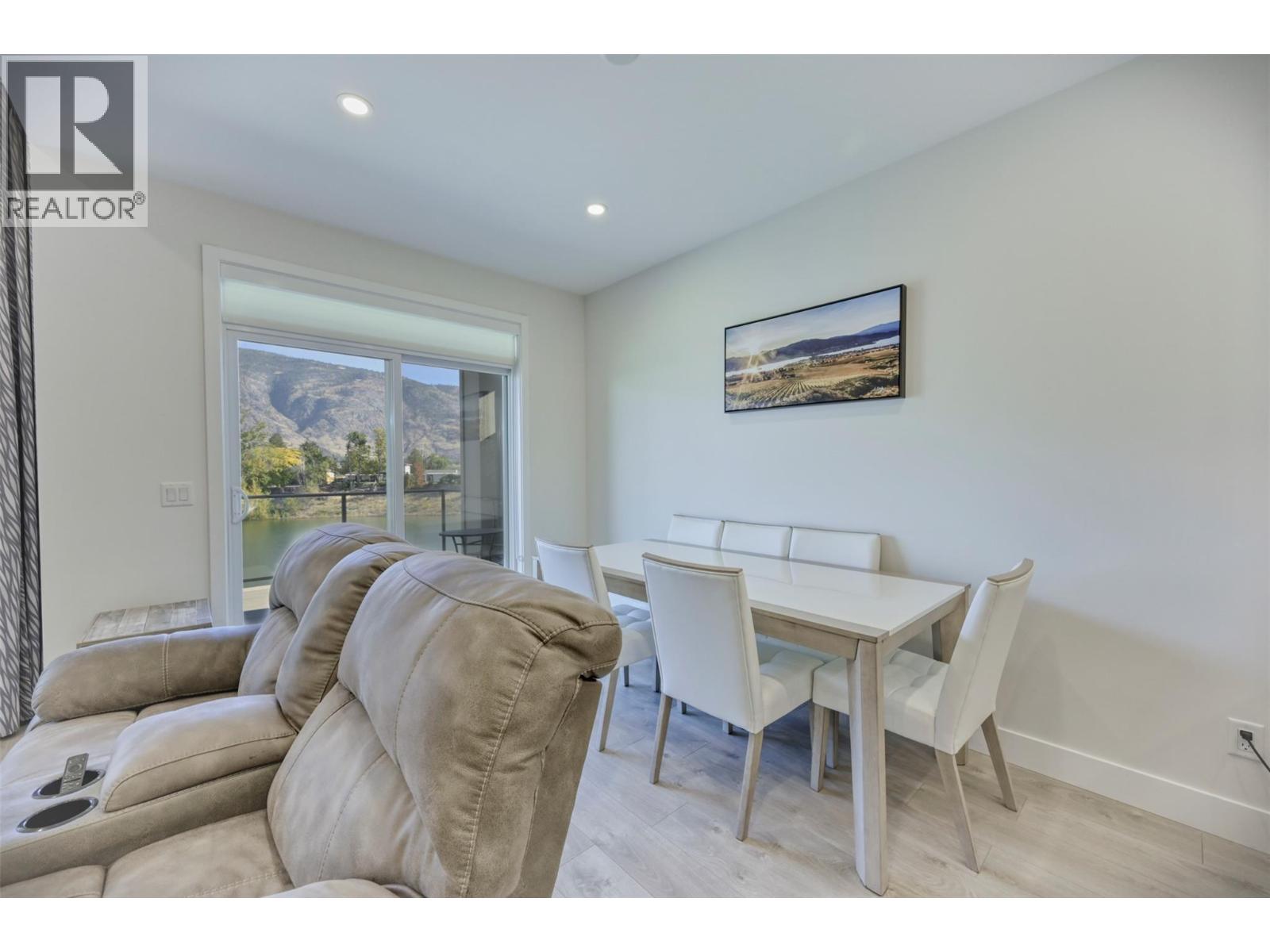 8000 VEDETTE Drive Unit# 5, Osoyoos