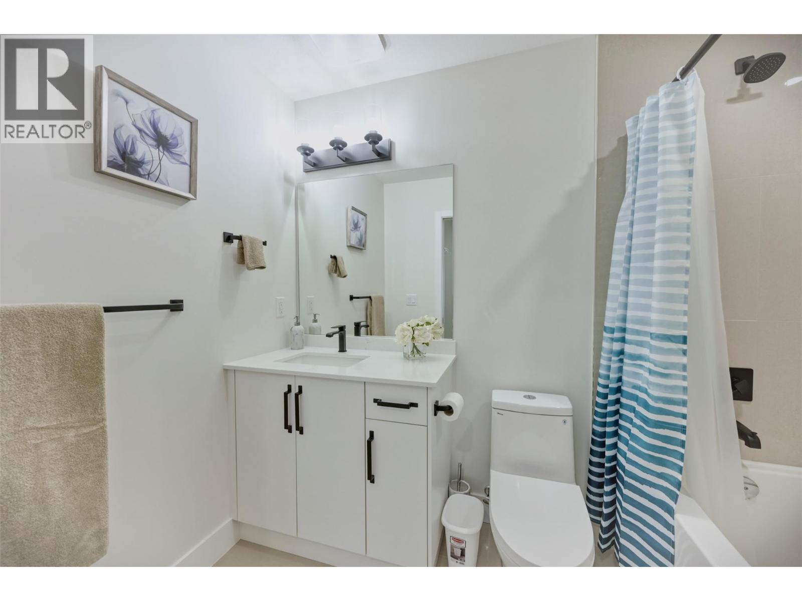 8000 VEDETTE Drive Unit# 5, Osoyoos