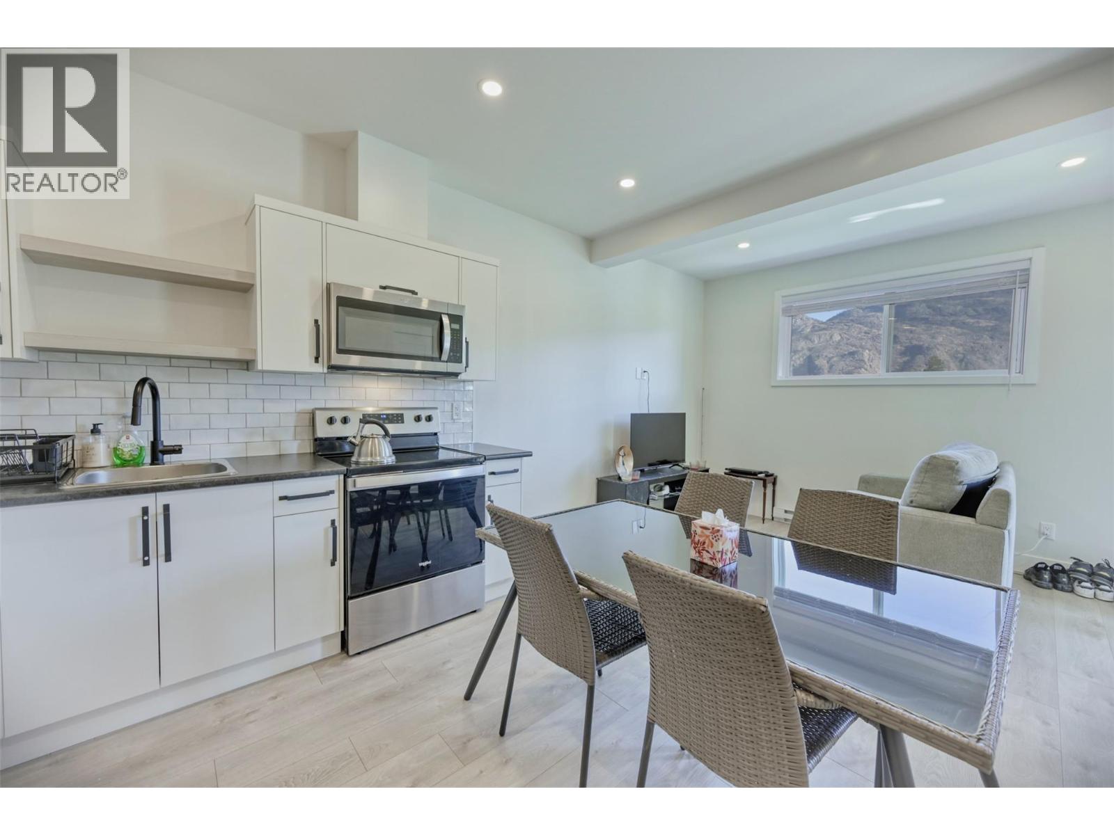 8000 VEDETTE Drive Unit# 5, Osoyoos