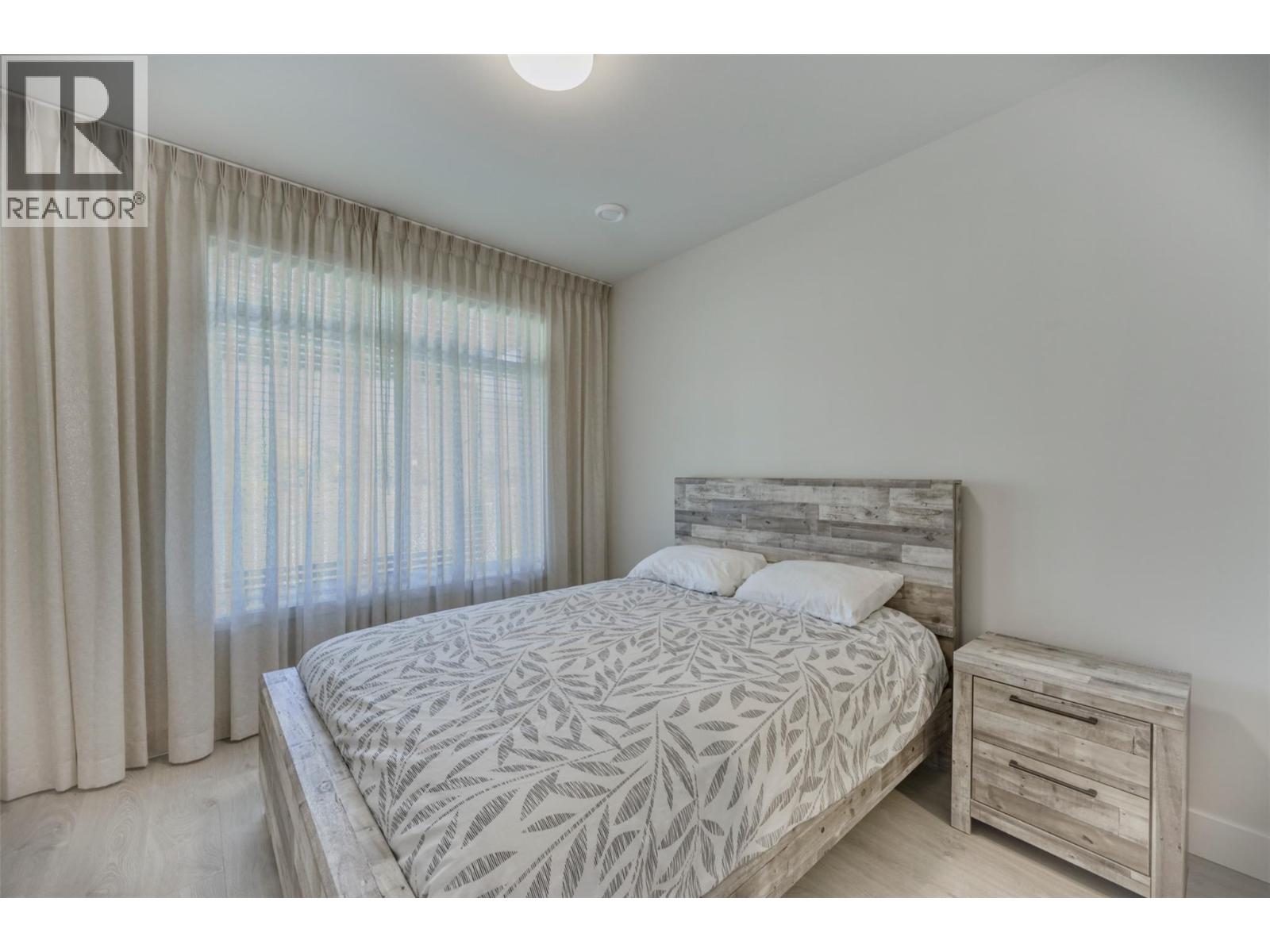 8000 VEDETTE Drive Unit# 5, Osoyoos