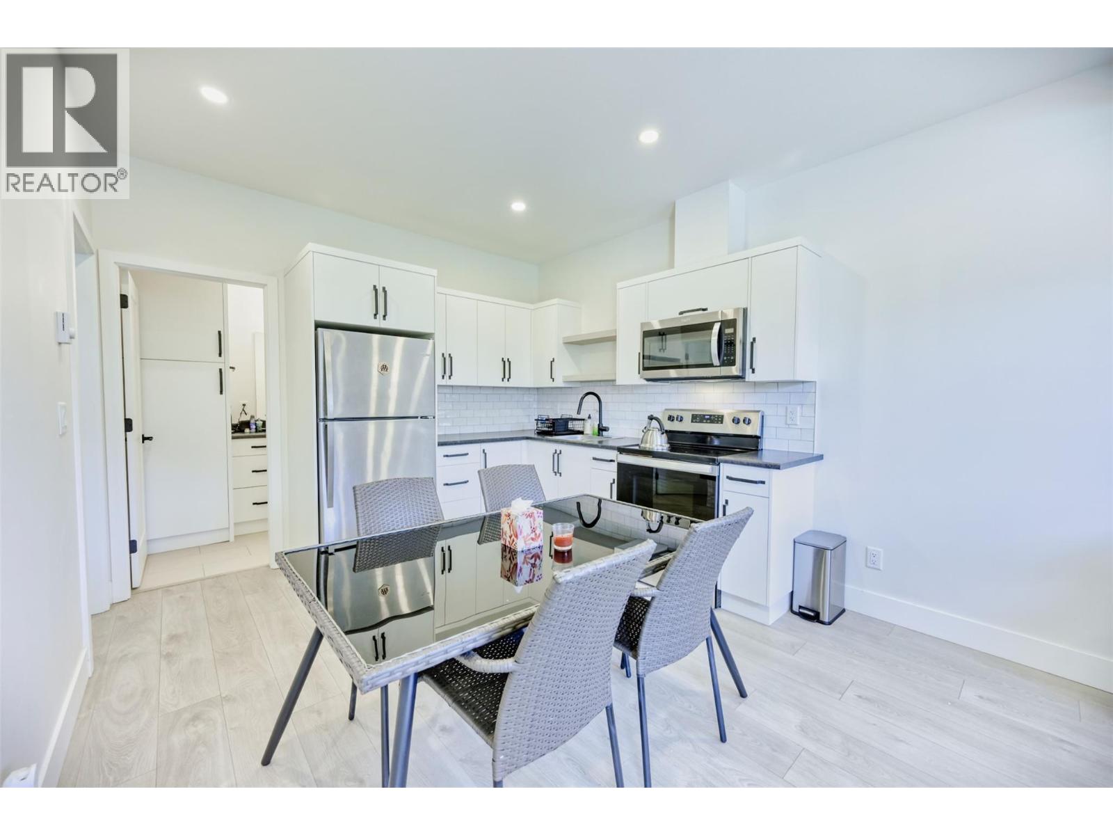 8000 VEDETTE Drive Unit# 5, Osoyoos