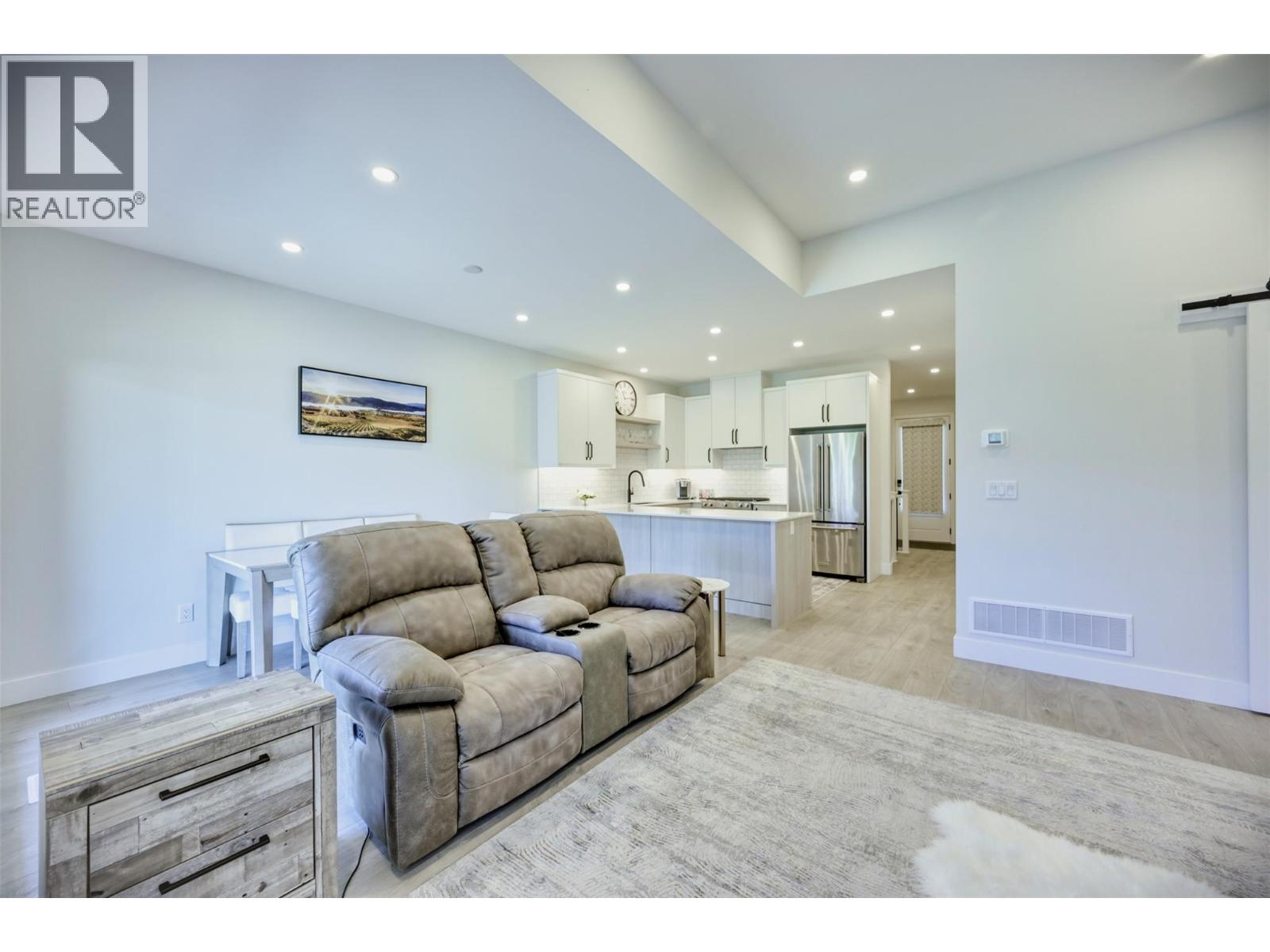 8000 VEDETTE Drive Unit# 5, Osoyoos