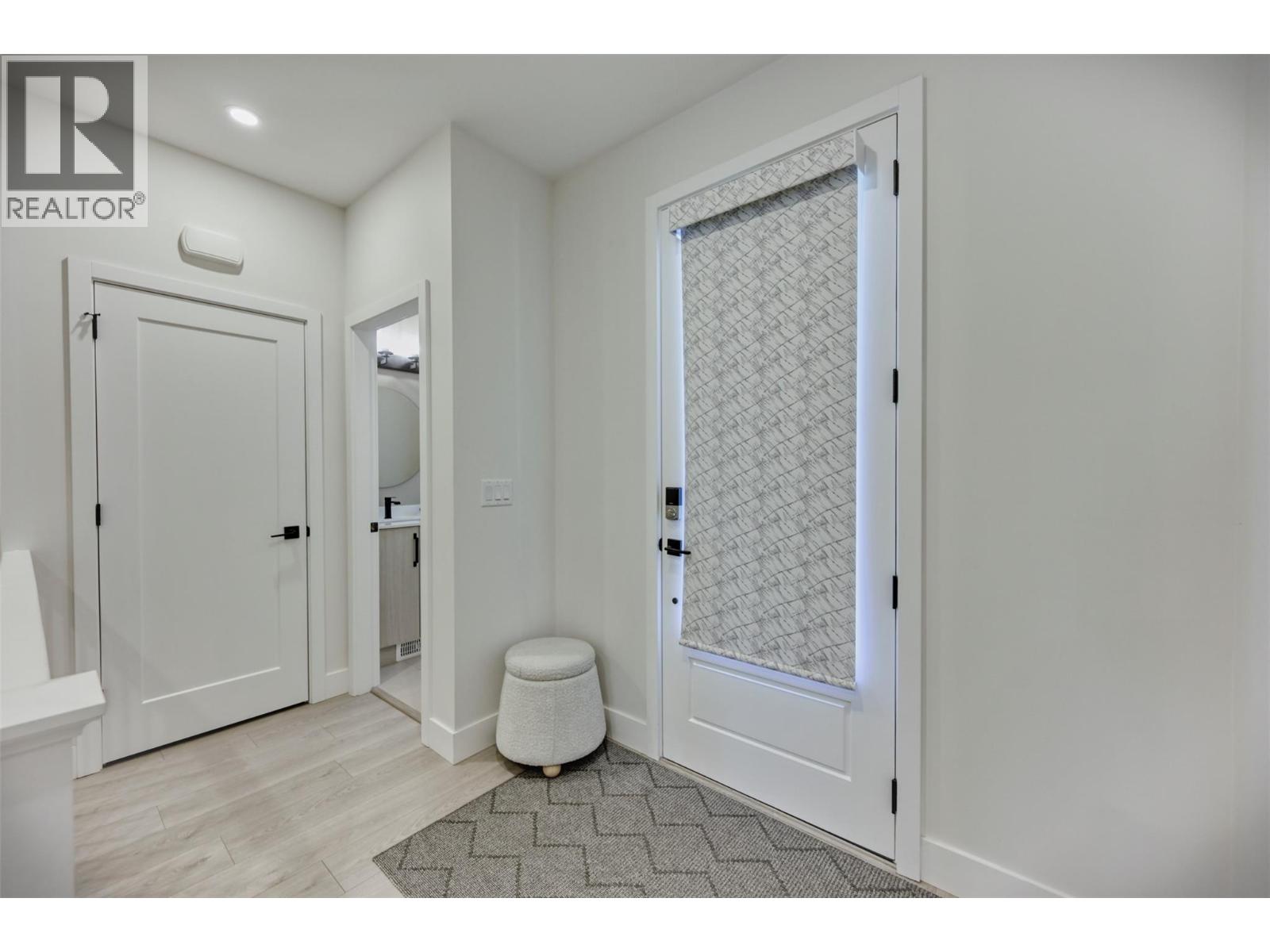 8000 VEDETTE Drive Unit# 5, Osoyoos