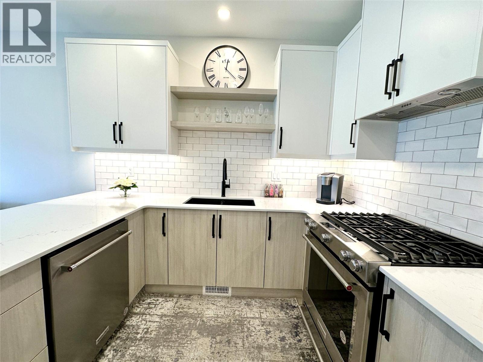 8000 VEDETTE Drive Unit# 5, Osoyoos