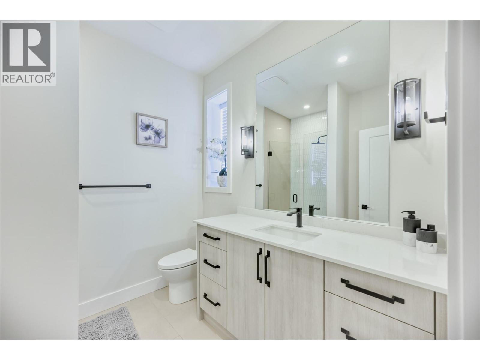 8000 VEDETTE Drive Unit# 5, Osoyoos