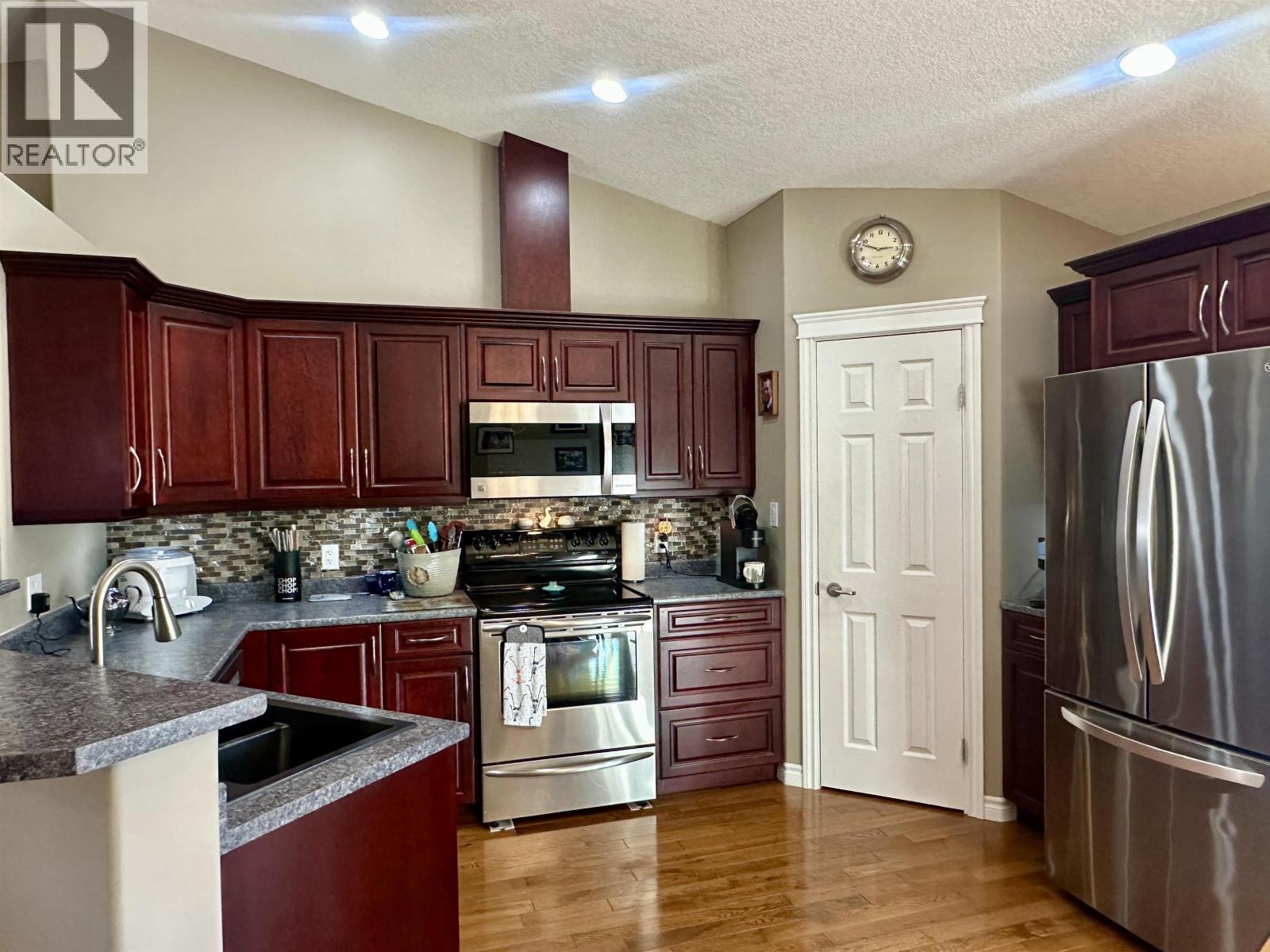 3485 HARGREAVES AVENUE, Vanderhoof