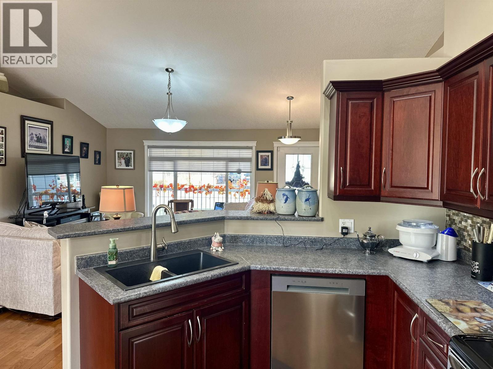 3485 HARGREAVES AVENUE, Vanderhoof